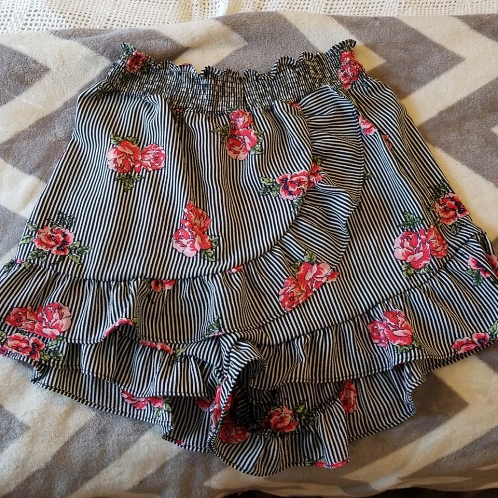Ruffle Floral Pinstripe High-waisted Skort